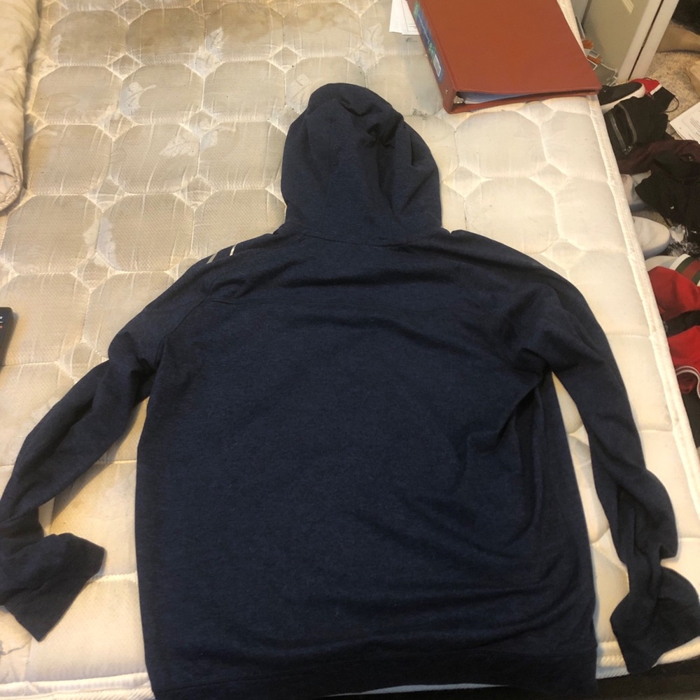 American Eagle sweater - Picture 2 of 3